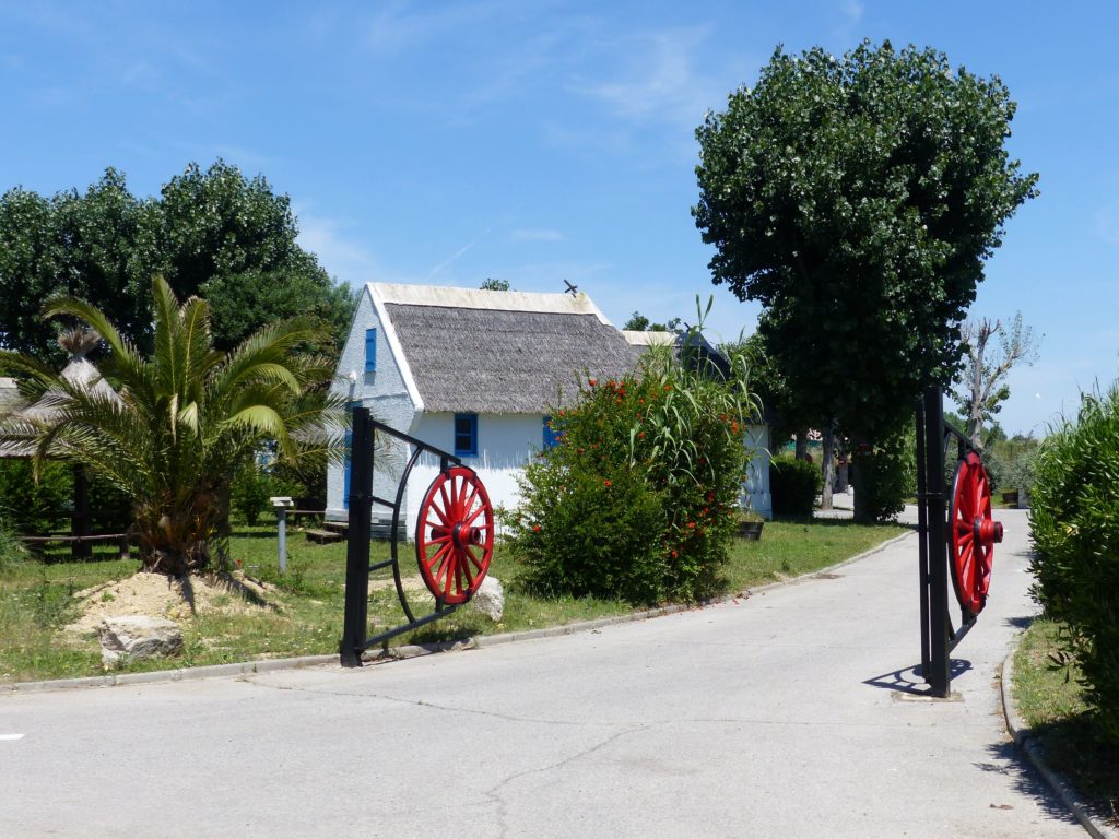 cabane-camarguaise